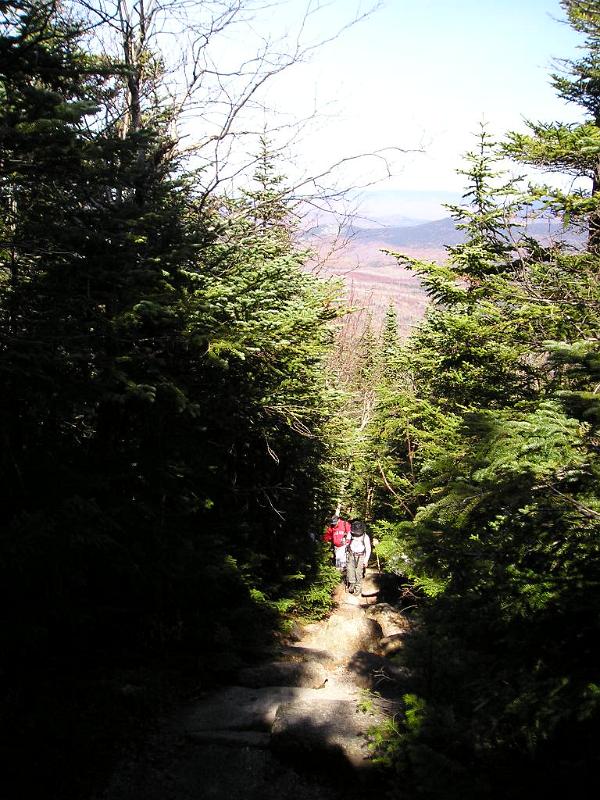 Zeacliff (20).JPG - Danielle heading up the trail to Zeacliff